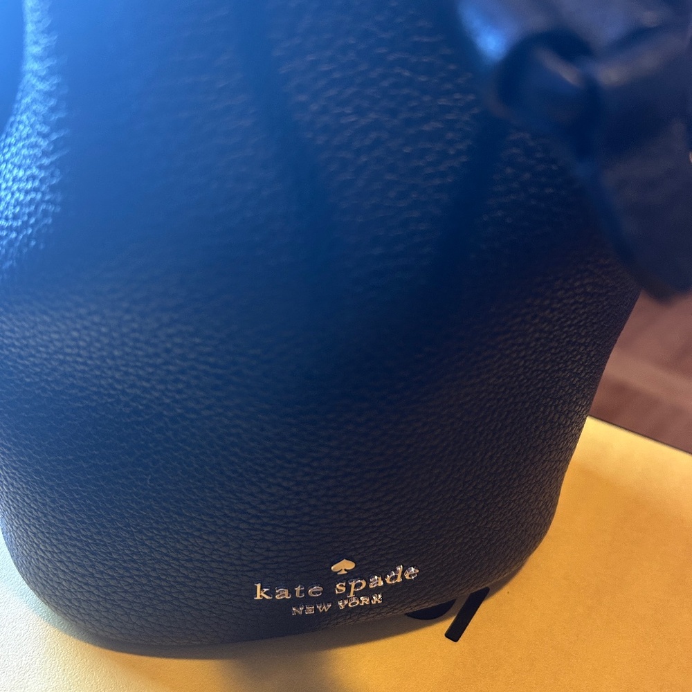 ✅ 100% Authentic Kate Spade bucket bag!